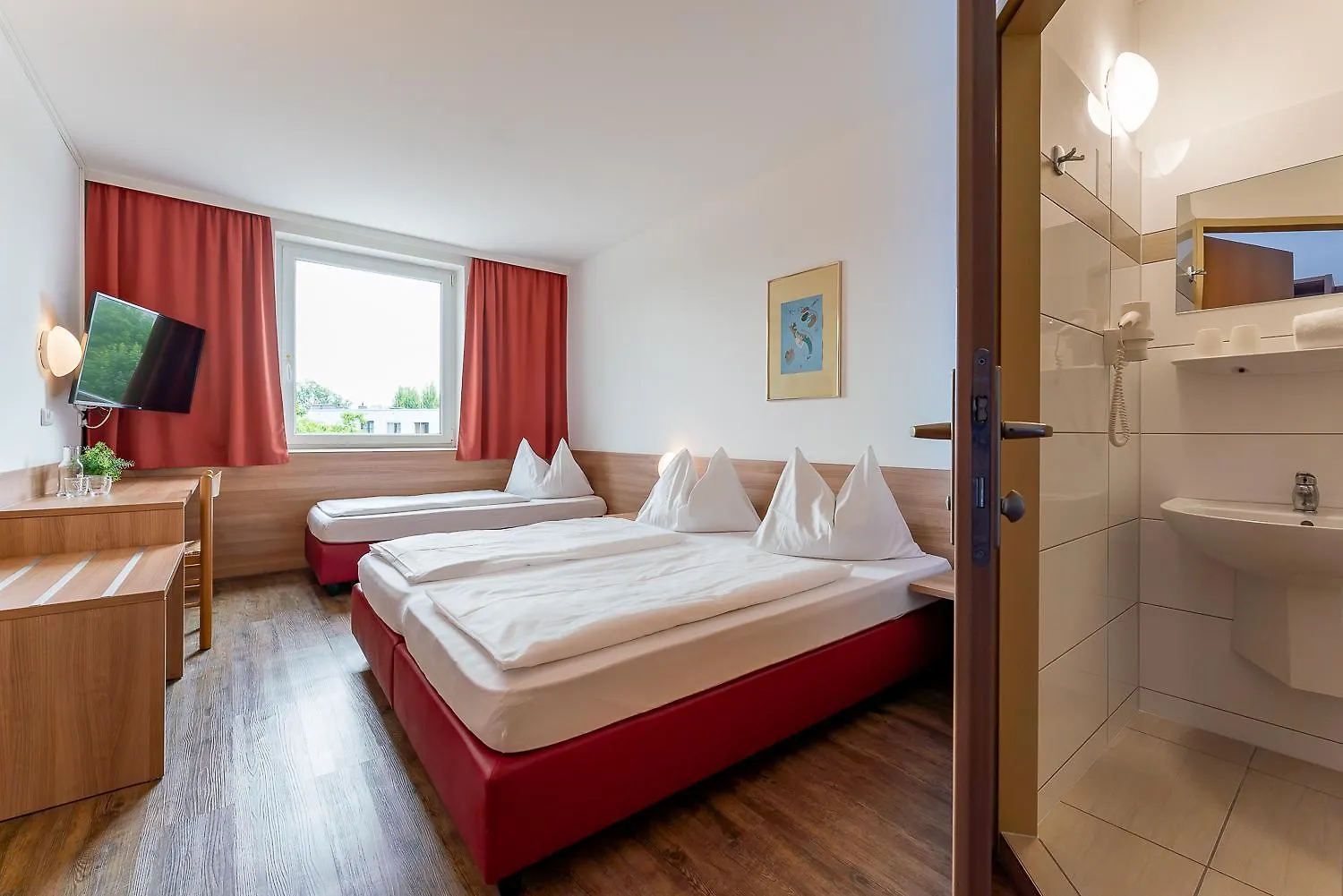*** Otel Oekotel Salzburg Messe Avusturya